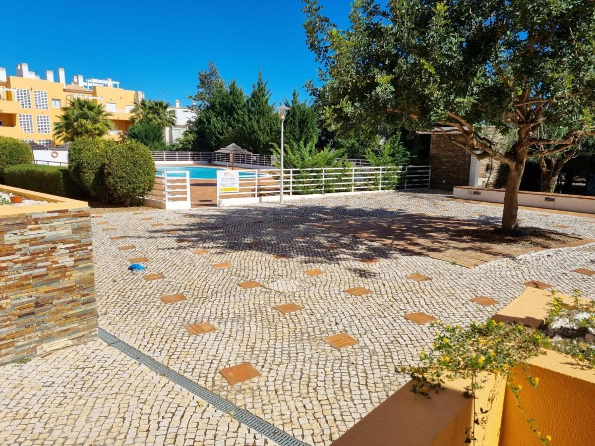 Marinho - 2 Bedroom 2 Bathroom Ground Floor Apartment With Communal Pool And Gardens Conceicao  Luaran gambar