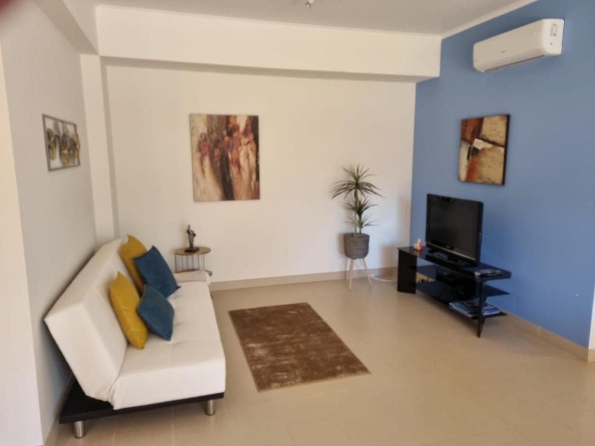 Marinho - 2 Bedroom 2 Bathroom Ground Floor Apartment With Communal Pool And Gardens Conceicao  Luaran gambar