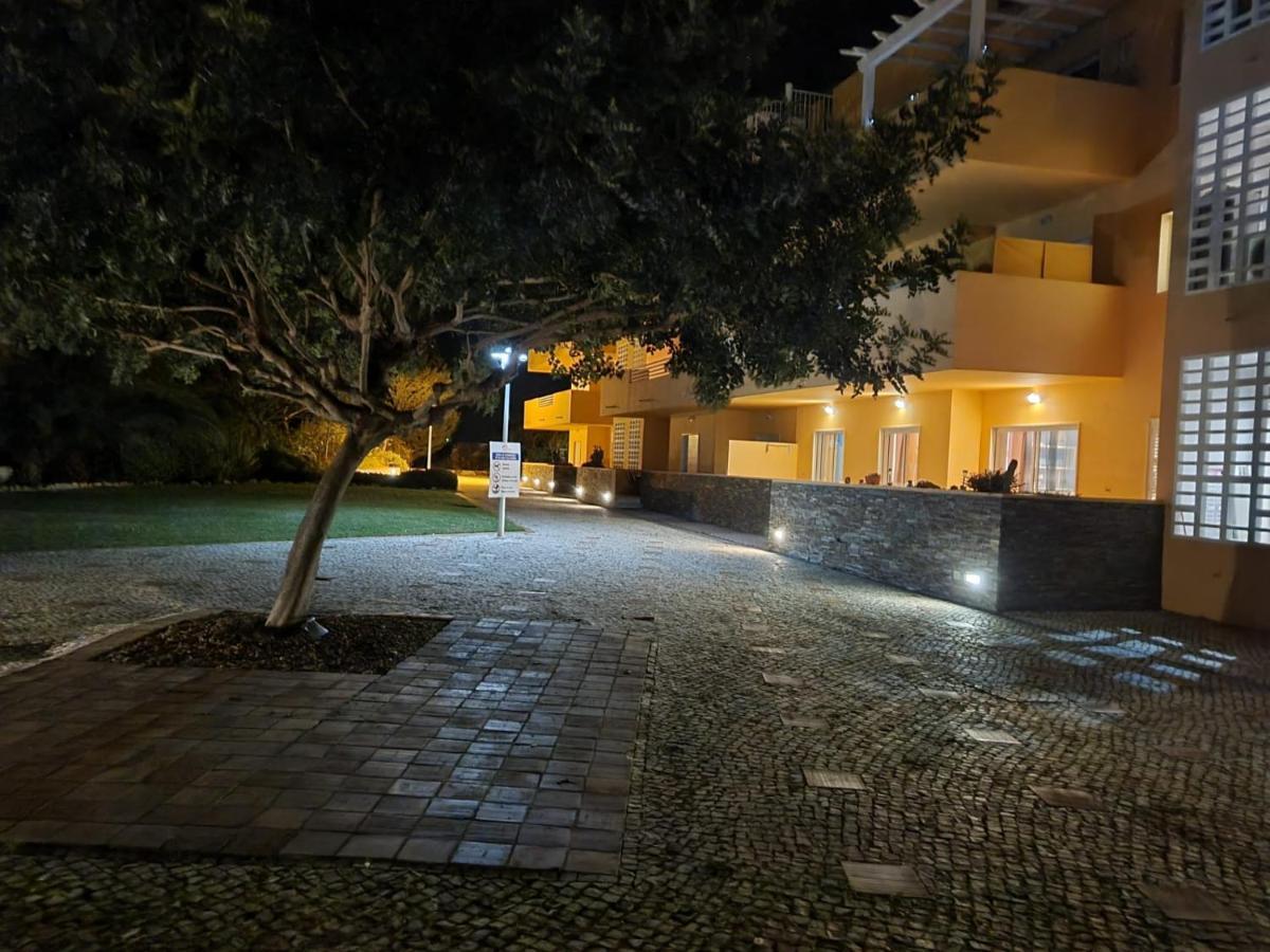 Marinho - 2 Bedroom 2 Bathroom Ground Floor Apartment With Communal Pool And Gardens Conceicao  Luaran gambar