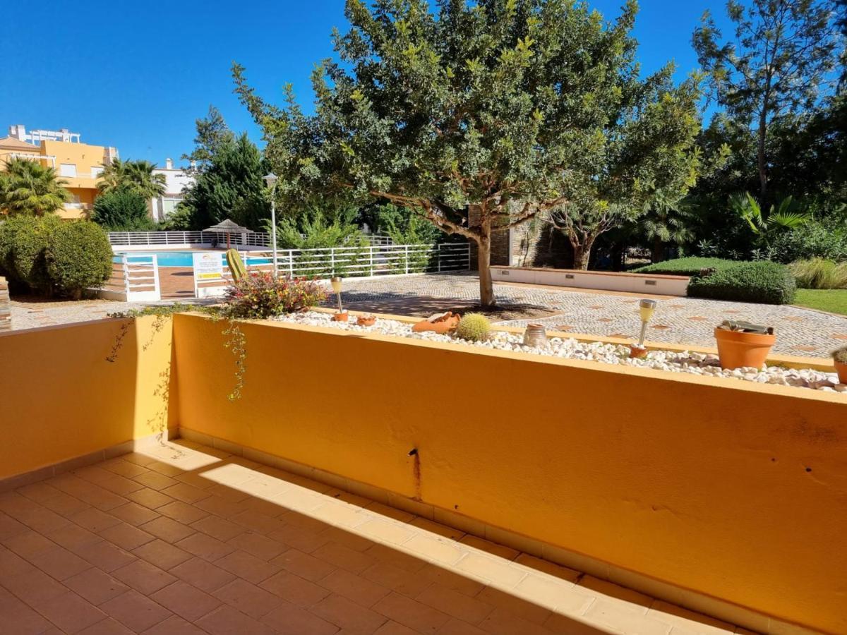 Marinho - 2 Bedroom 2 Bathroom Ground Floor Apartment With Communal Pool And Gardens Conceicao  Luaran gambar